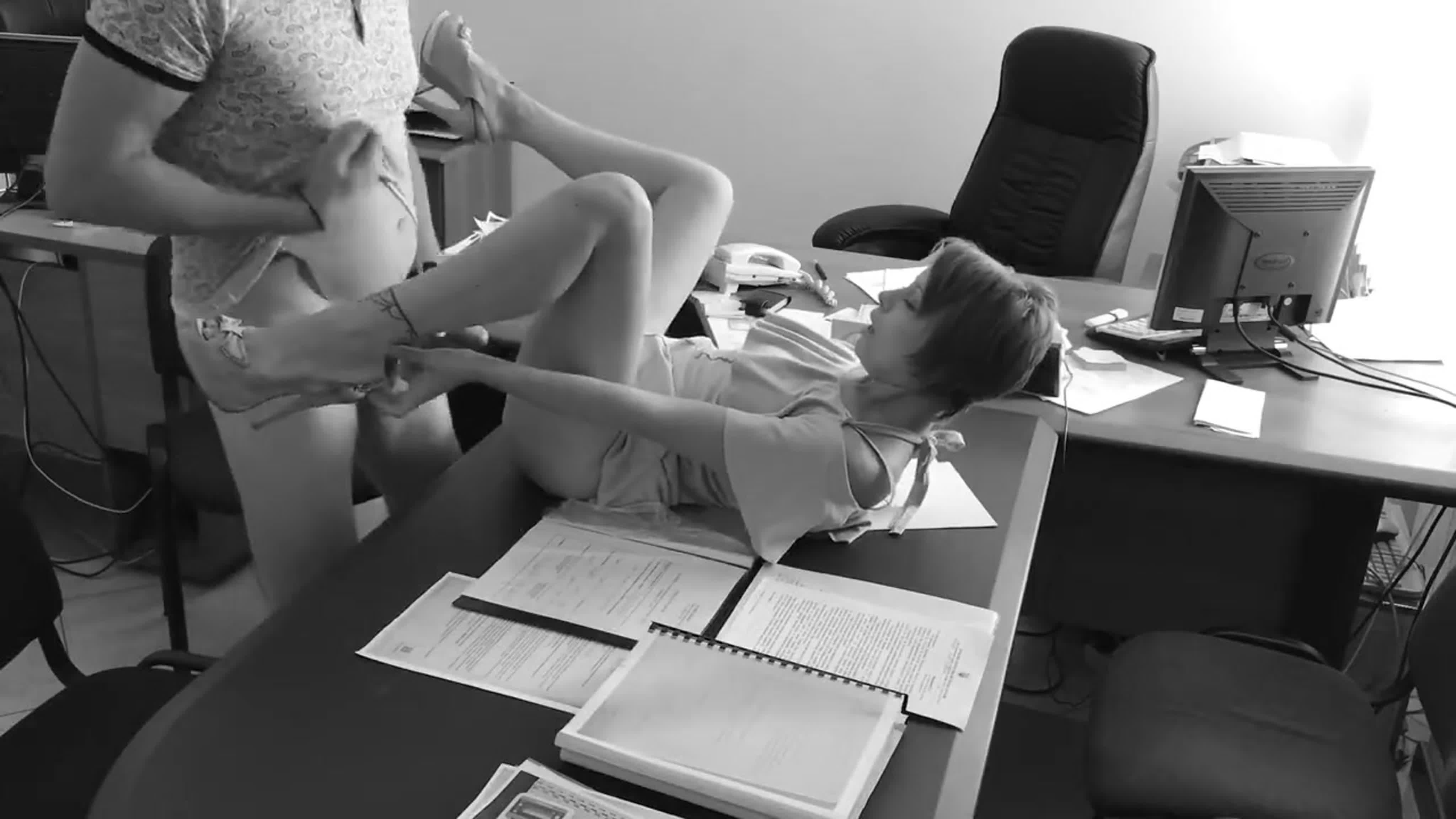 Порно Видео Скрытое Офис Стол Порно Видео Скрытое Офис Стол