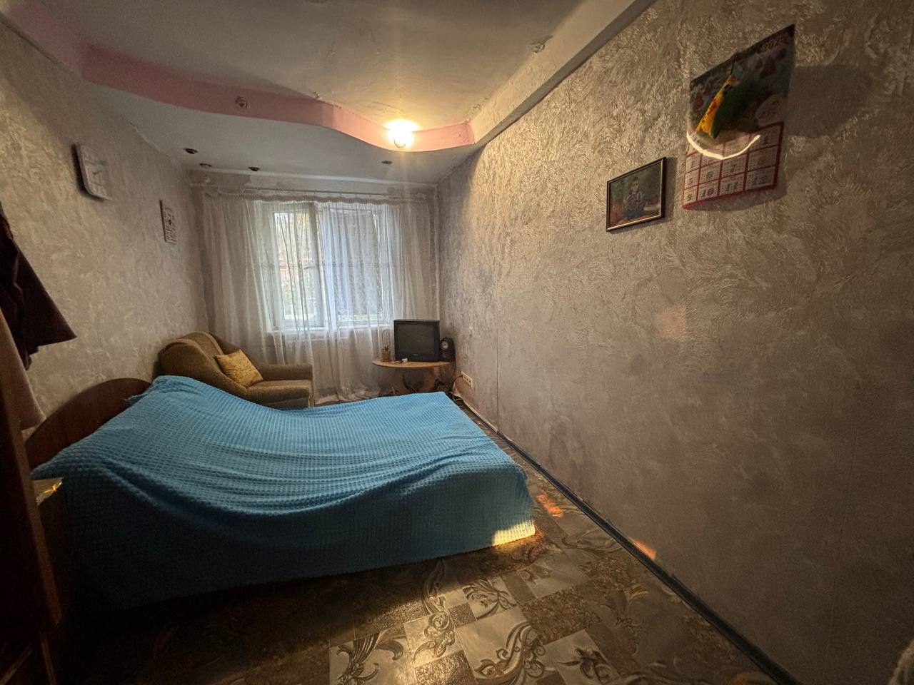 🏡 Продам 3-комнатную квартиру кв. Левченко 📏 Площадь: 56 м² 🏢 Этаж: 5/5 ✨ Описание: ✅ жилое состояние ( комнаты изолированные, балкон-старое остекление) капитальный ремонт крыши - июнь 2025год ✅ окна, трубы м/п ✅ Отличное расположение - рядом школа, магазин, детский сад, остановка. 💰 Цена: 4 550 000 ₽ 📞 Ко...