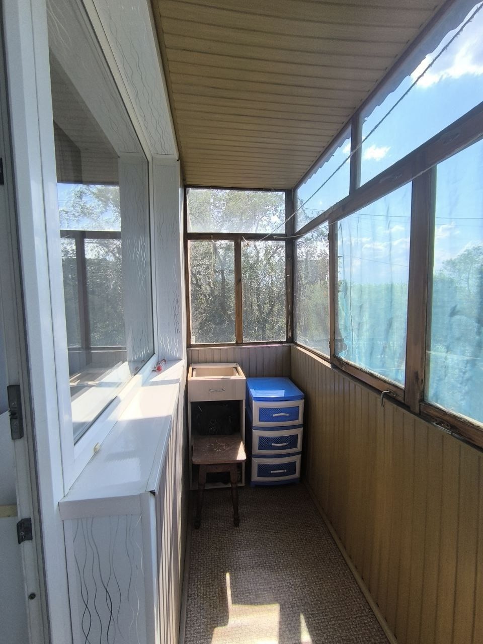 🏡 Продам 3-комнатную квартиру с автономным отоплением на кв. 50 лет Октября Ищете тёплую и уютную квартиру с готовым ремонтом? Отличный вариант для комфортной жизни! 📍 Кв. 50 лет Октября, 5 этаж из 5 📐 Общая площадь — 53 м² 🔥 Автономное отопление 🪟 Окна и балкон — металлопластиковые, балкон застеклён 🛋 Космет...