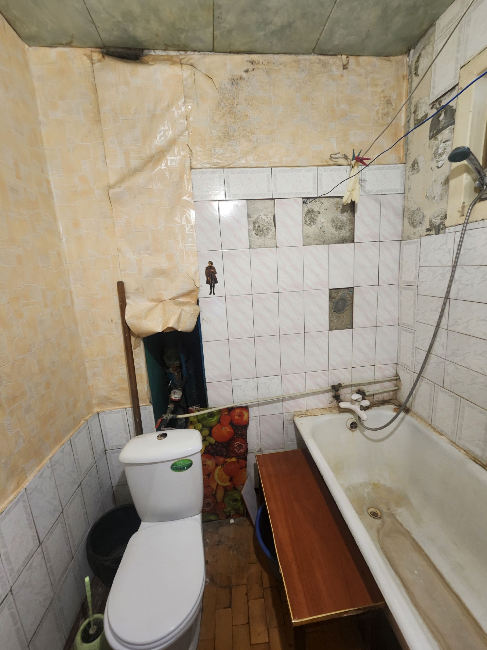 Сдаётся 1 ком квартира ул Советская 6, остановка Чапаева, 5эт/5эт, мебель, холодильник, газ колонка, стиральная машина будет. Цена 20тыс + коммун/ оплата первый и последний мес проживания. Услуги агентства единоразово по факту . Реальные объекты. Помощь в сдаче и аренде жилья. Звоните. Т 7959 131 42 75...