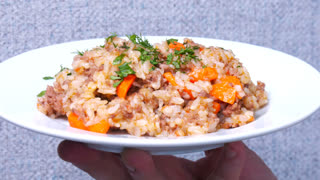 Рис с фаршем и овощами на сковороде. Простой рецепт, быстрый и вкусный ужин.